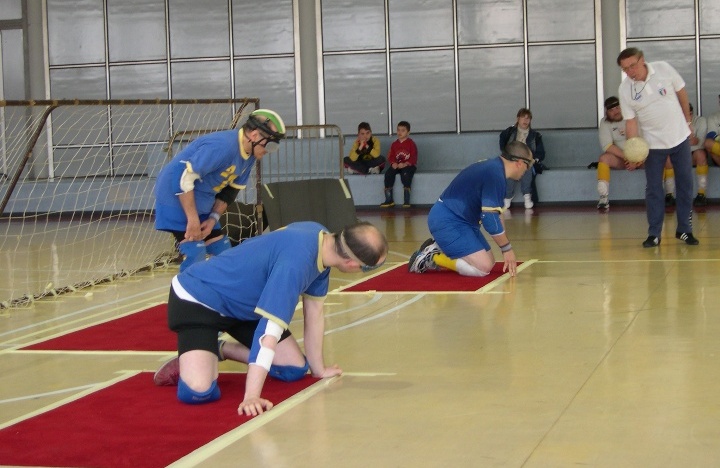 La squadra di torball schierata in difesa!